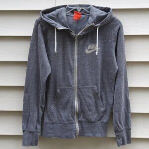 Nike hoodie. Size SP gray, sporty, comfy